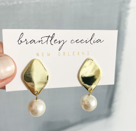 Darcy Pearl ivory earrings