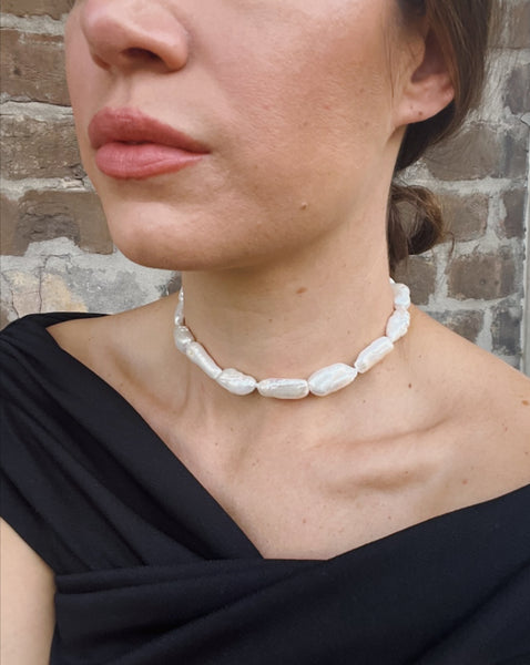 Grace pearl choker